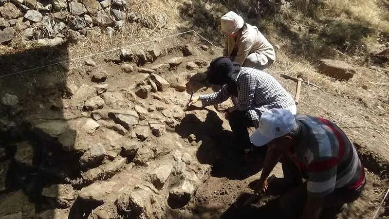 Toprağın altından bin 700 yıllık villa çıktı